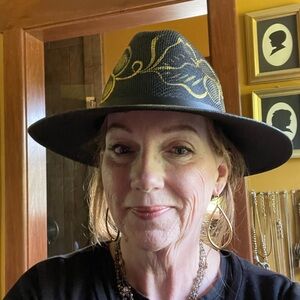 Meet your Posher, Robyn